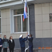 Новая учебная неделя в Кемеровском горнотехническом техникуме началась с церемонии поднятия государственного флага и исполнения гимна Российской Федерации